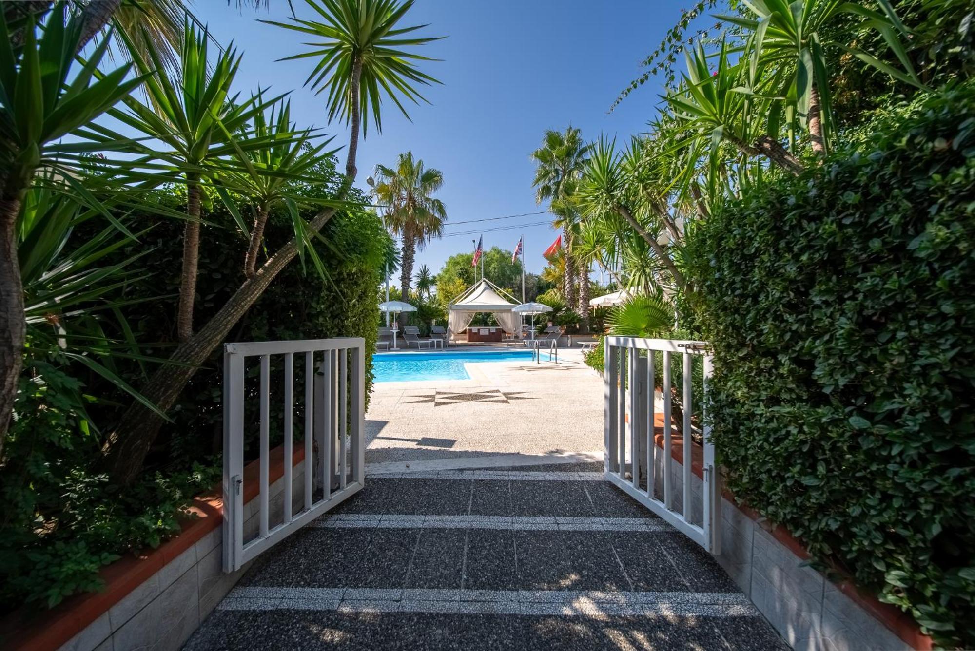 Hotel Villa Bisceglie Exterior foto