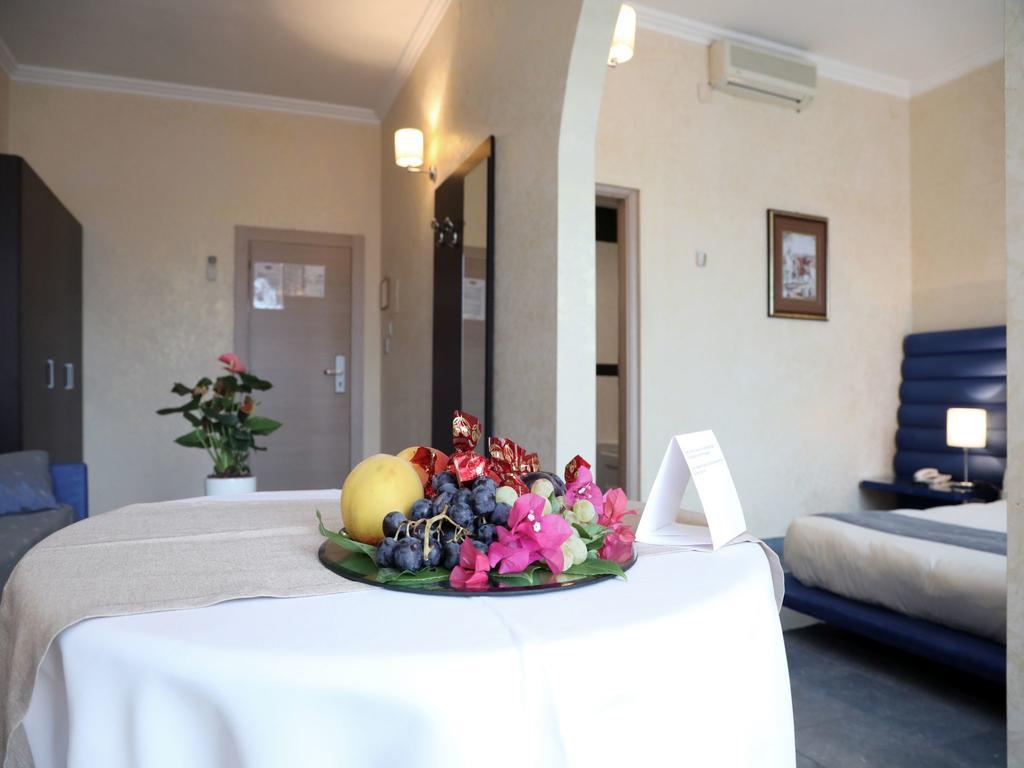 Hotel Villa Bisceglie Exterior foto